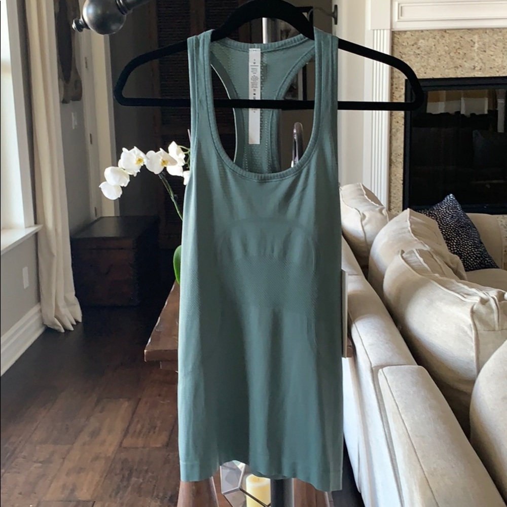 Lulu tank brand new